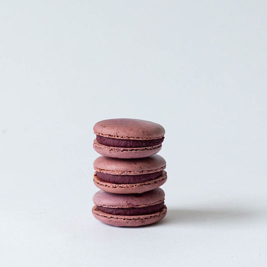 Blackcurrant Macarons (6pcs)